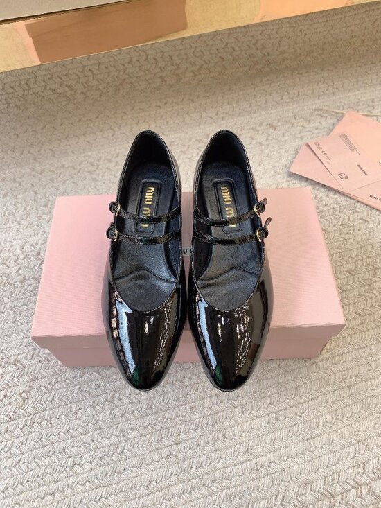 Miu Miu Shoes - Miu Miu Double-Strap Patent Leather Pointed-Toe Low-Heeled Mary Jane Shoes